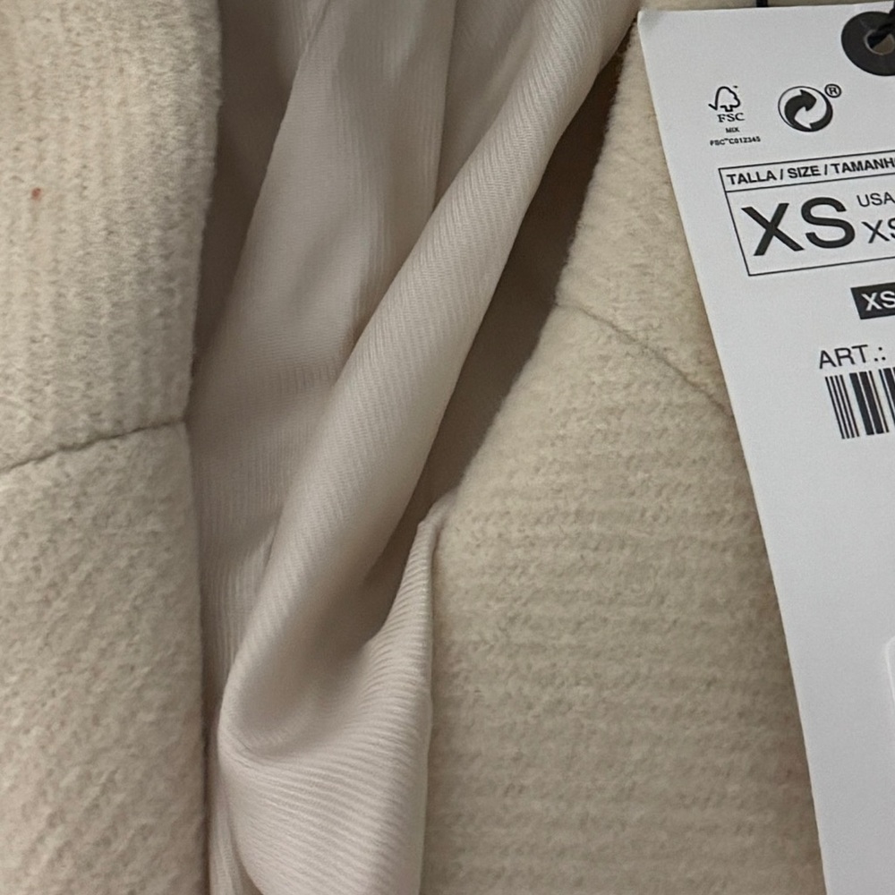 Zara oversized cream coat with asymmetrical pockets - Picture 11 of 13